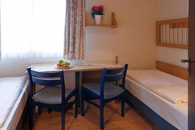 Landhaus-Wald-und-See-1