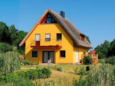 Reetdachhaus mit Sauna und Boddenblick - D 128.036