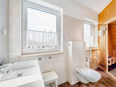 Reetdachhaus mit Sauna und Boddenblick - D 128.036