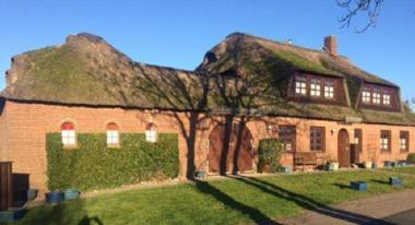 Landhus-achter-de-Kark-Stueerboord