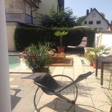 Gästehaus Tante Tienchen 7 Minuten vom Europa Park Rust zu Fuss entfernt Alle Suiten haben einen Balkon