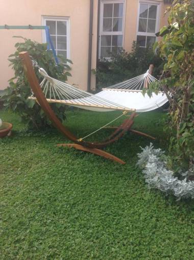 Gästehaus Tante Tienchen 7 Minuten vom Europa Park Rust zu Fuss entfernt Alle Suiten haben einen Balkon