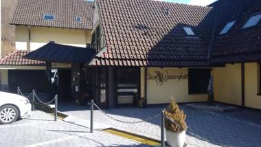 Hotel zum Wasserfall Garni