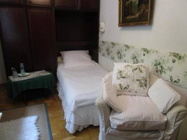 Altes Forsthaus Waldenbuch / Bei der Messe Stuttgart