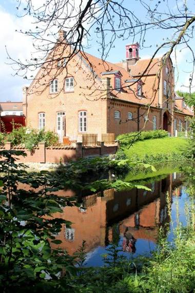Romantische Torhausferienwohnung mit Top-Einrichtung auf dem idyllischen "Gut Petersdorf"- WLAN vorhanden