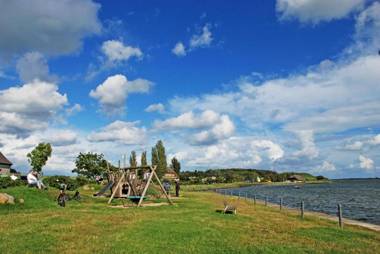Karolas Landhus unterm Reetdach