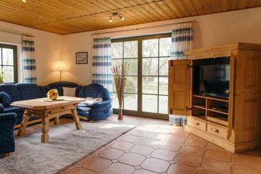 Ferienhaus und _wohnung unterm Ree