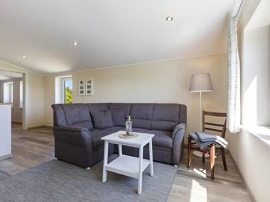 Intriguing Holiday Home in Ostseebad Kühlungsborn with Garden