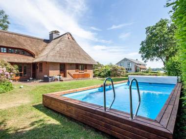 Ferienhaus REETselig mit Pool Saun