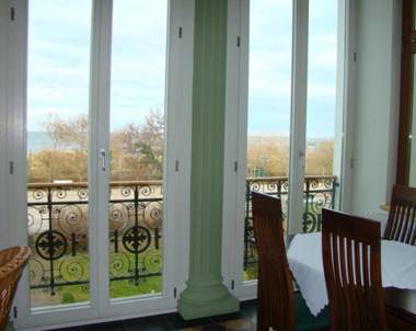 Villa Bella 1_ Reihe mit Meerblick