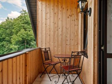 Garden-View Apartment in Erzgebirge near Forest