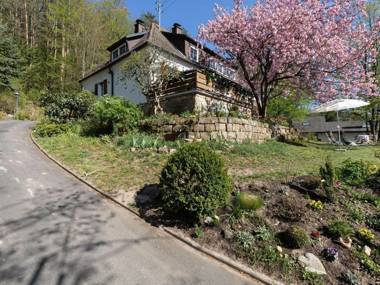 Secluded Apartment in Weißenbrunn with Garden