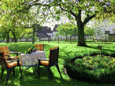 Beautiful Apartment in Winnen near Forest and Town Centre