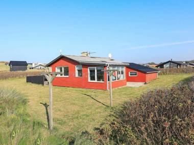 Pleasant Holiday Home in L kken with Barbecue