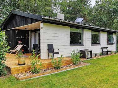 Pleasant Holiday Home in Vinderup with Terrace