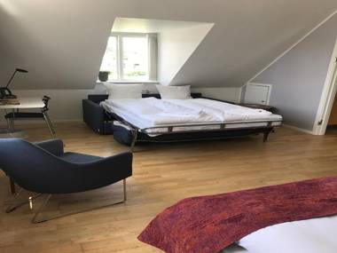 Sixtus Sinatur Hotel & Konference