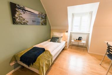 Sixtus Sinatur Hotel & Konference