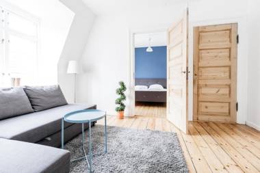 102SQM apt - City Center 100M to Metro - 2min to largest shopping street