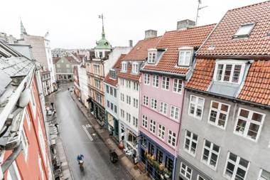 102SQM apt - City Center 100M to Metro - 2min to largest shopping street