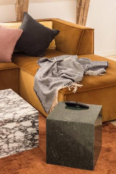 Central Apt · Newly Renovated · Shopping Street