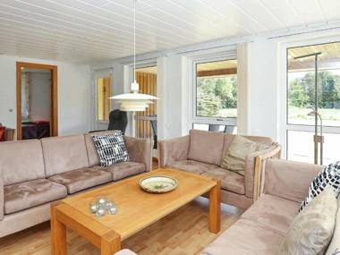 Comfortable Holiday Home in Hals with Whirlpool