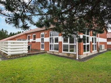 Spacious Cottage in Glesborg with Swimming Pool