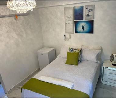 Room in Guest room - Central Area Bedroom With Common Kitchen living room