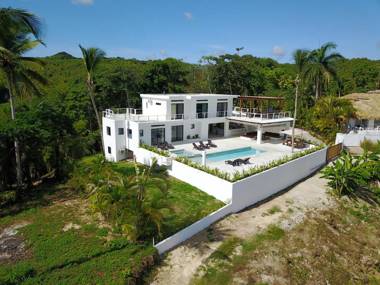 Magnificent new modern villa with sea view 5 bedrooms