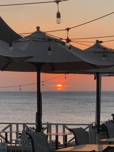 Bungalow 17 Cozy room at just steps from the beach and in town center