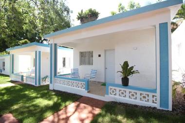 Bungalow 9 Cozy room at just steps from the beach and in town center