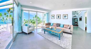 Incredible 4BR Beachfront Penthouse with Ocean View