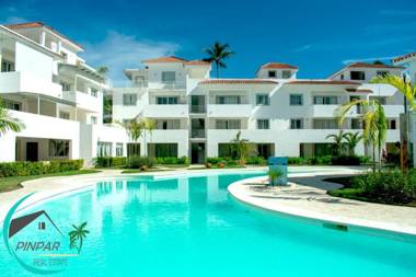 DELUXE E1 2 BR POOLTERRACECLOSE TO THE BEACH!