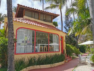 BEACH VILLA with BBQ & WIFI access to SWIMMING POOL - playa LOS CORALES