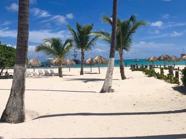 Stanza Mare Beach Front