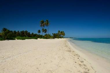 Large fully-equiped golf-front apartment with jacuzzi in luxury beach resort