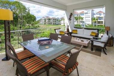 Fully equipped apartment overlooking golf course at luxury beach resort