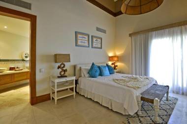 Ocean and golf view 5-bedroom villa with unique tropical style