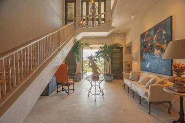 One-of-a-kind villa with open spaces and amazing views in luxury beach resort