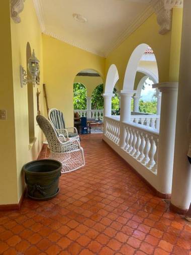 El Castillo Tropical