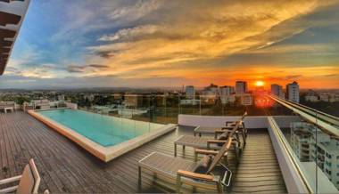 Amazing Rooftop with the Best View of the City - Soha Suites II