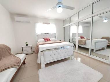 6-2 Santiago City Center Huge nice Apartment to stay rooftop to enjoy the city view -Cozy 3 bedrooms Apartment for 7 peoples - close to all kind the business Restaurants-Discotecs - 4 blocks to Colinas Mall and transportation 24 hours