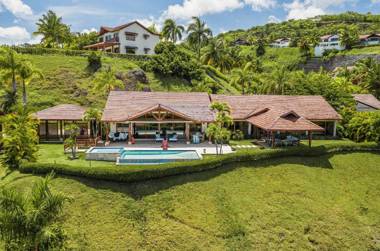 Amazing 3 Bedrooms Villa at Puerto Bahia