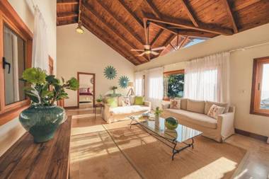 Luxurious Villa at Puerto Bahia with Great Views
