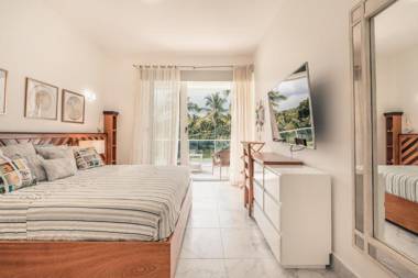 Playa Bonita Jaw-dropping Apartment at Lake View