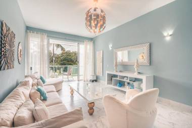 Playa Bonita Jaw-dropping Apartment at Lake View