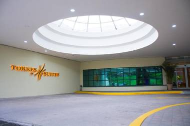 Aparta Hotel Torres de Suites