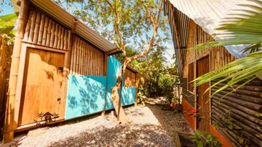 The Mudhouse Hostel Mompiche