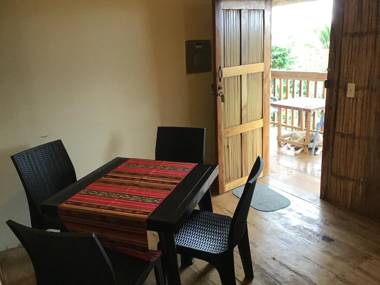 Suki Cafe Apartments