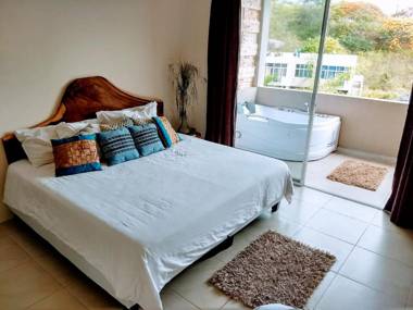 ME Hotel & Villas - Montañita Estates