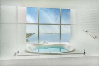 Wyndham Guayaquil Puerto Santa Ana